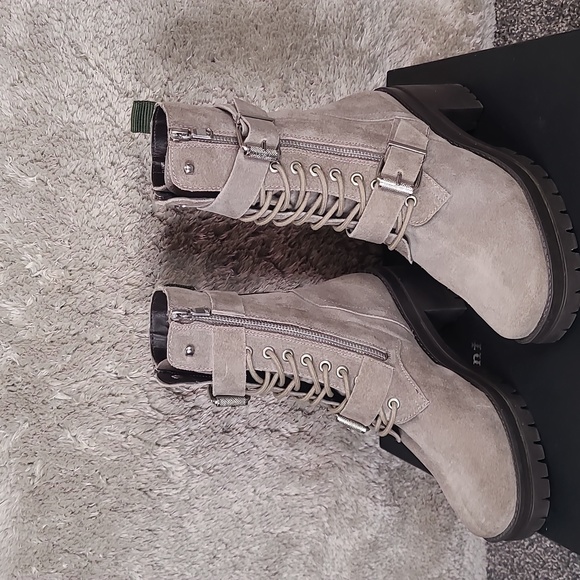 Charles by Charles David womens Clout bootie, Taupe size 6.5 - Picture 3 of 10